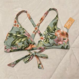 🆕 NWT Green Floral Padded Bikini Top